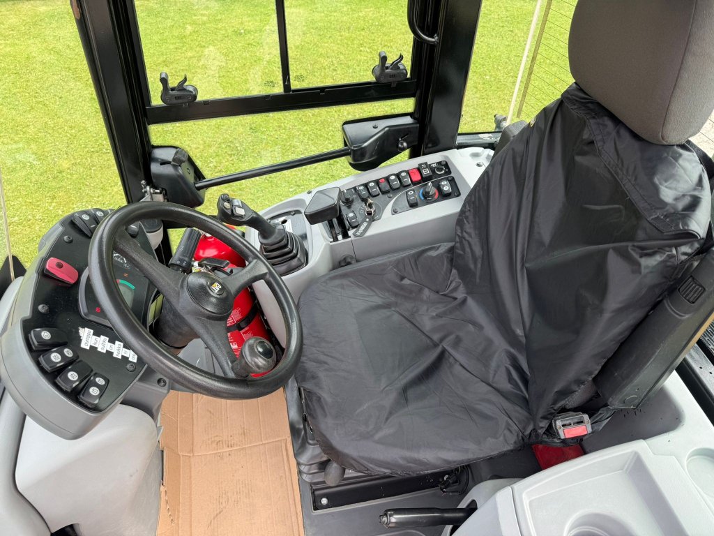 CATERPILLAR 908H2 + GYORSCSATLAKOZÁS + KIEGÉSZÍTŐ HIDRAULIKA + 35KM/H + ZSÍR + KÉT VADÖR + TÜSEK kuva 7