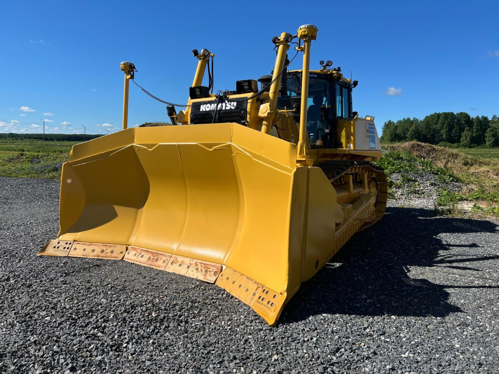 KOMATSU D155AX-8 + NÁRAZNÍK SU + RIPPER + EBERI + OVLÁDANIE STROJA TRIPLE kuva 2