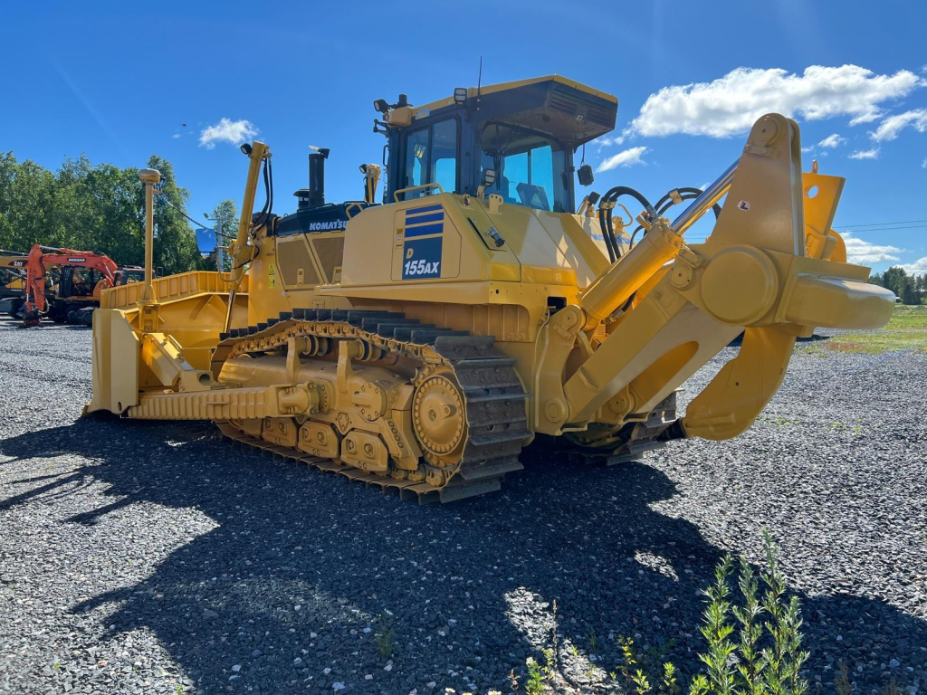 KOMATSU D155AX-8 + NÁRAZNÍK SU + RIPPER + EBERI + OVLÁDANIE STROJA TRIPLE kuva 3