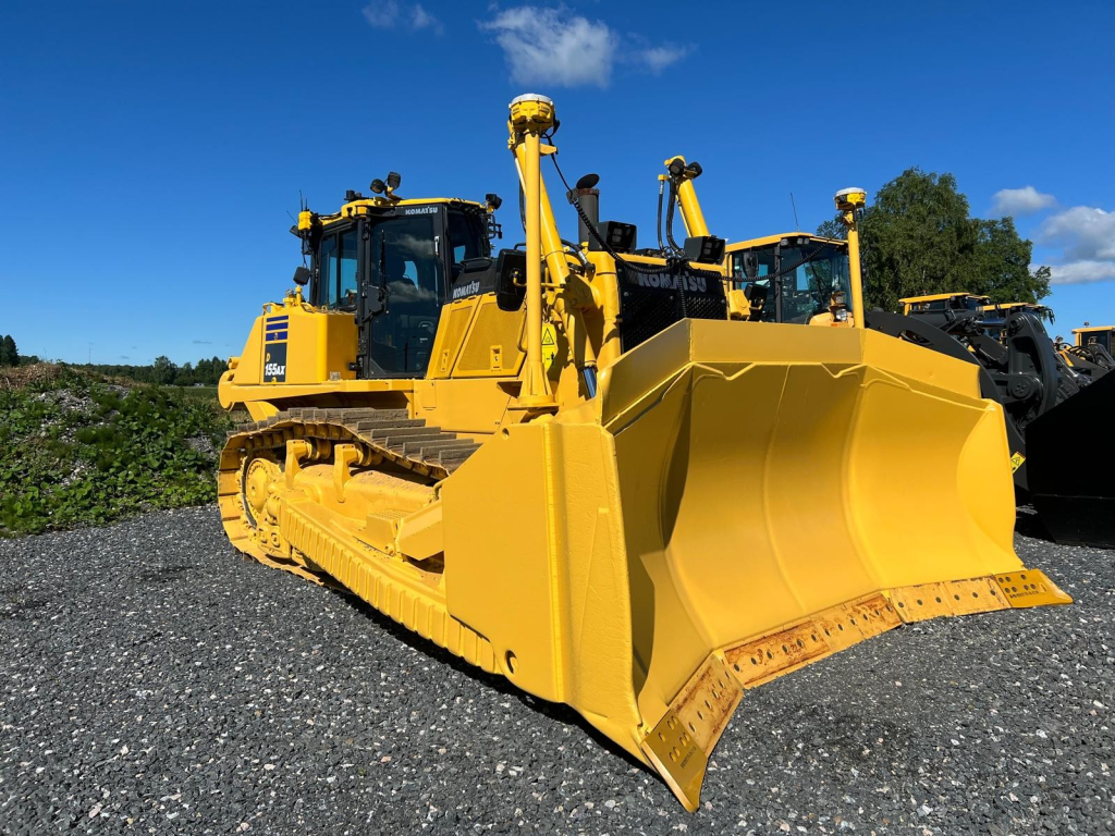KOMATSU D155AX-8 + NÁRAZNÍK SU + RIPPER + EBERI + OVLÁDANIE STROJA TRIPLE kuva 4