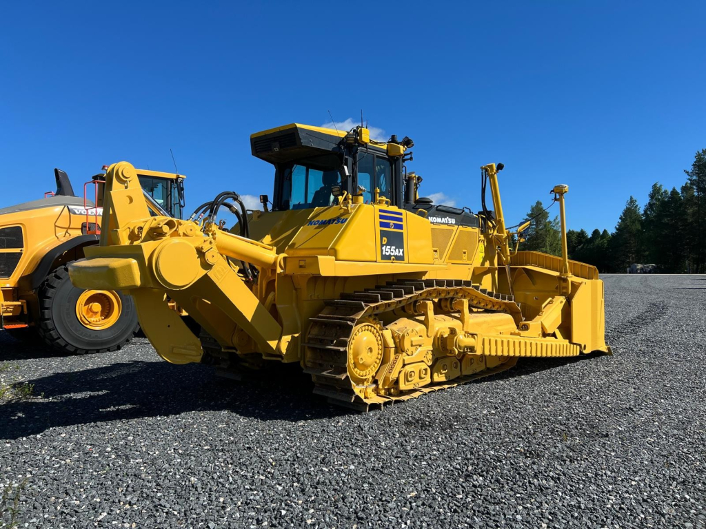 KOMATSU D155AX-8 + NÁRAZNÍK SU + RIPPER + EBERI + OVLÁDANIE STROJA TRIPLE kuva 5