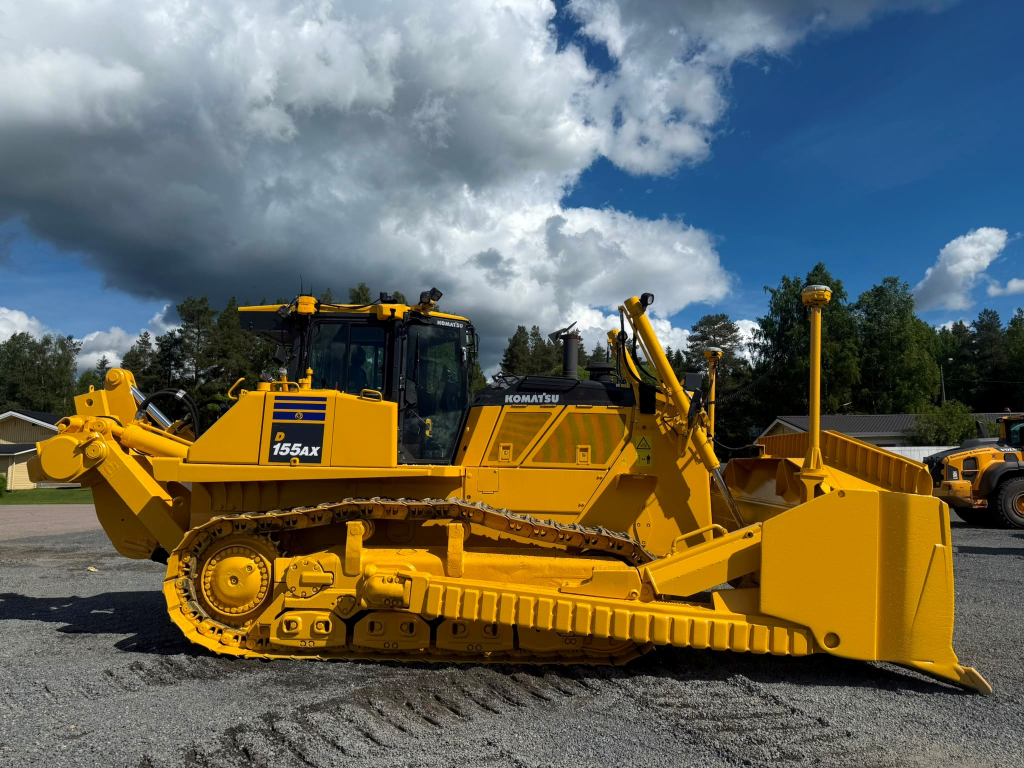 KOMATSU D155AX-8 + NÁRAZNÍK SU + RIPPER + EBERI + OVLÁDANIE STROJA TRIPLE kuva 6