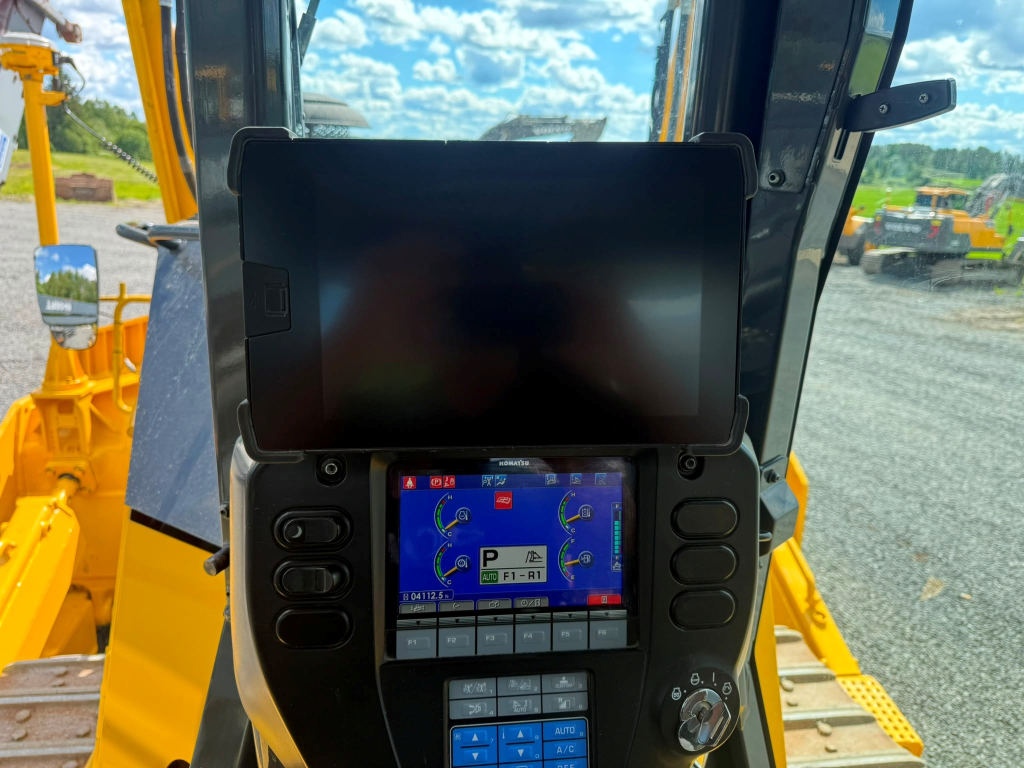 KOMATSU D155AX-8 + NÁRAZNÍK SU + RIPPER + EBERI + OVLÁDANIE STROJA TRIPLE kuva 13