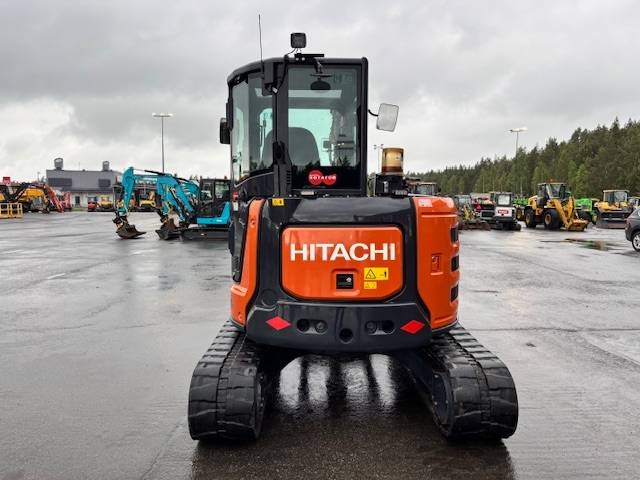 Hitachi ZX 55 U-6 / Engcon + Zange, Fett, 3 Eimer kuva 5