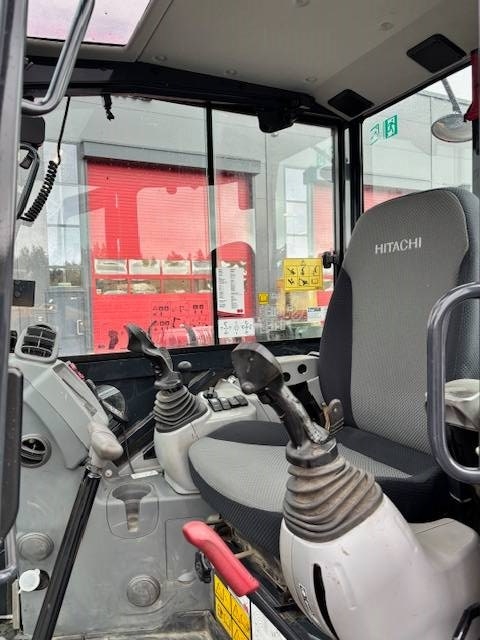 Hitachi ZX 55 U-6 / Engcon + Zange, Fett, 3 Eimer kuva 15