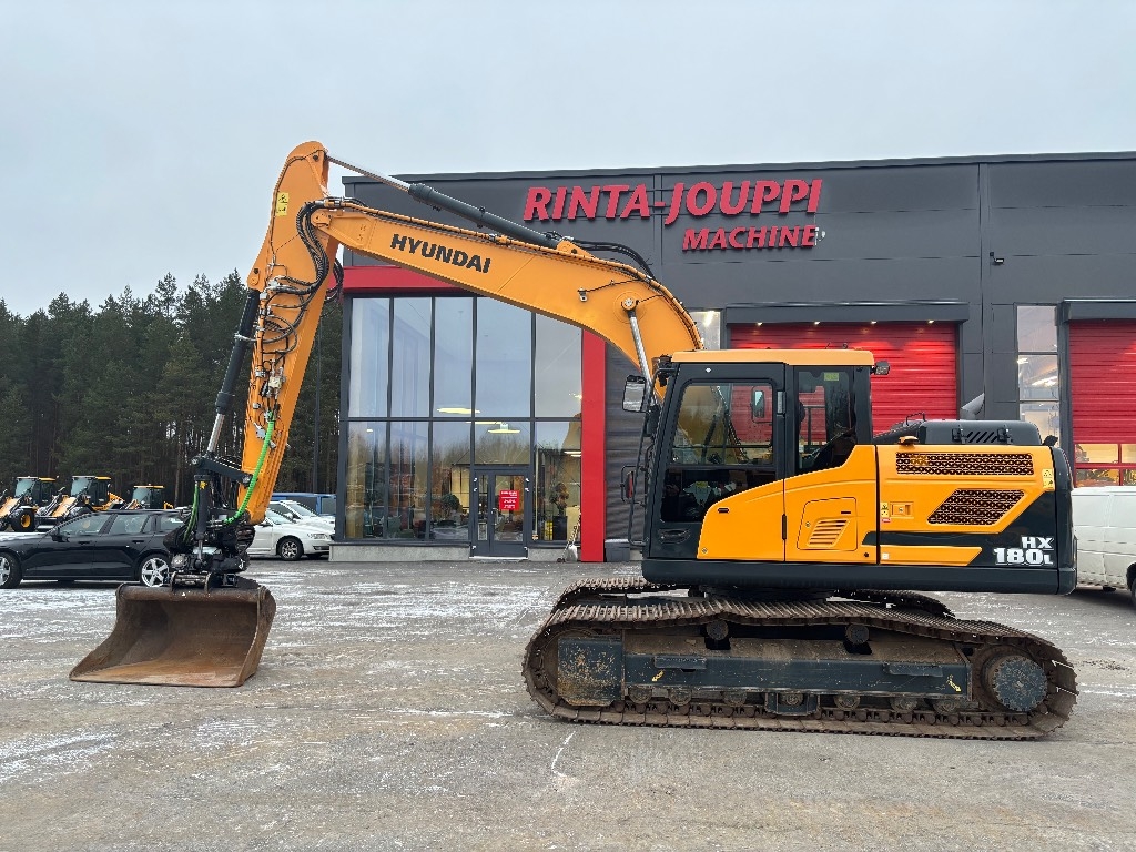 Hyundai HX 180 L / Pienet tunnit, Huippu varusteet!