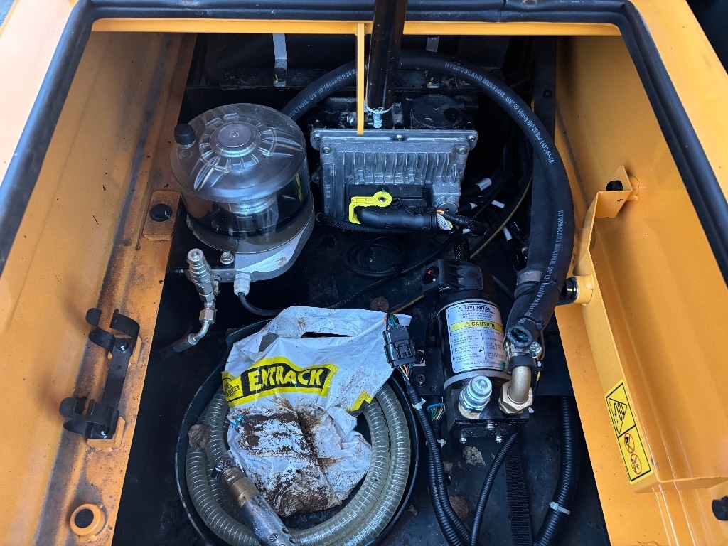 Hyundai HX 180 L / Pienet tunnit, Huippu varusteet! kuva 13