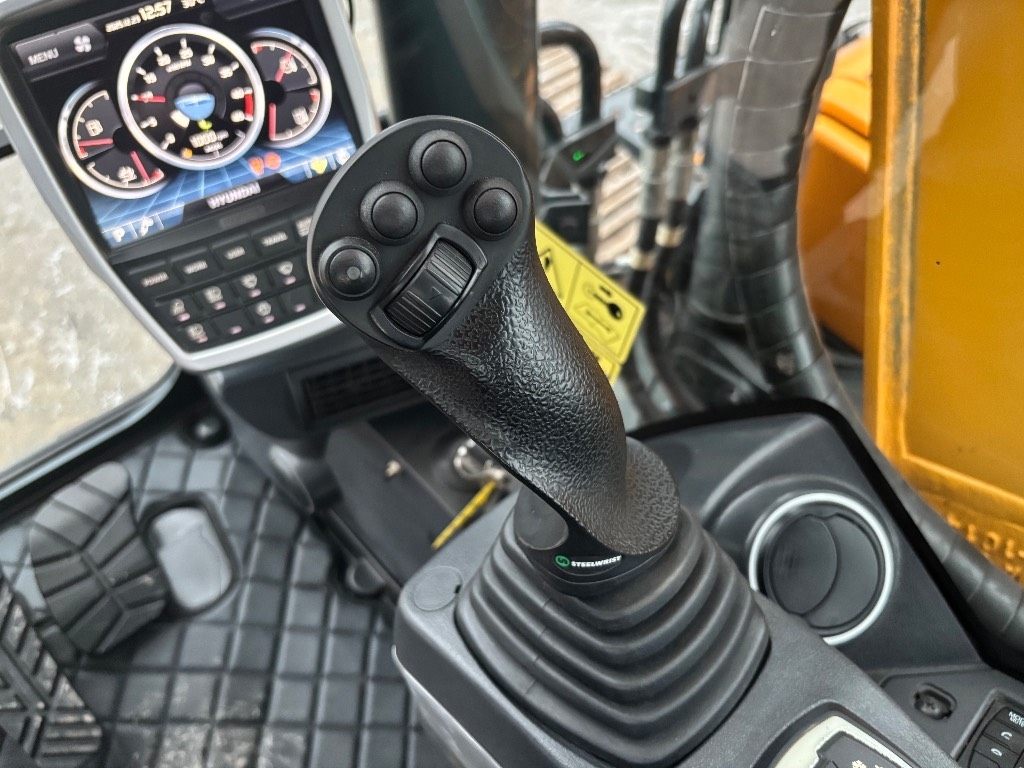 Hyundai HX 180 L / Pienet tunnit, Huippu varusteet! kuva 16