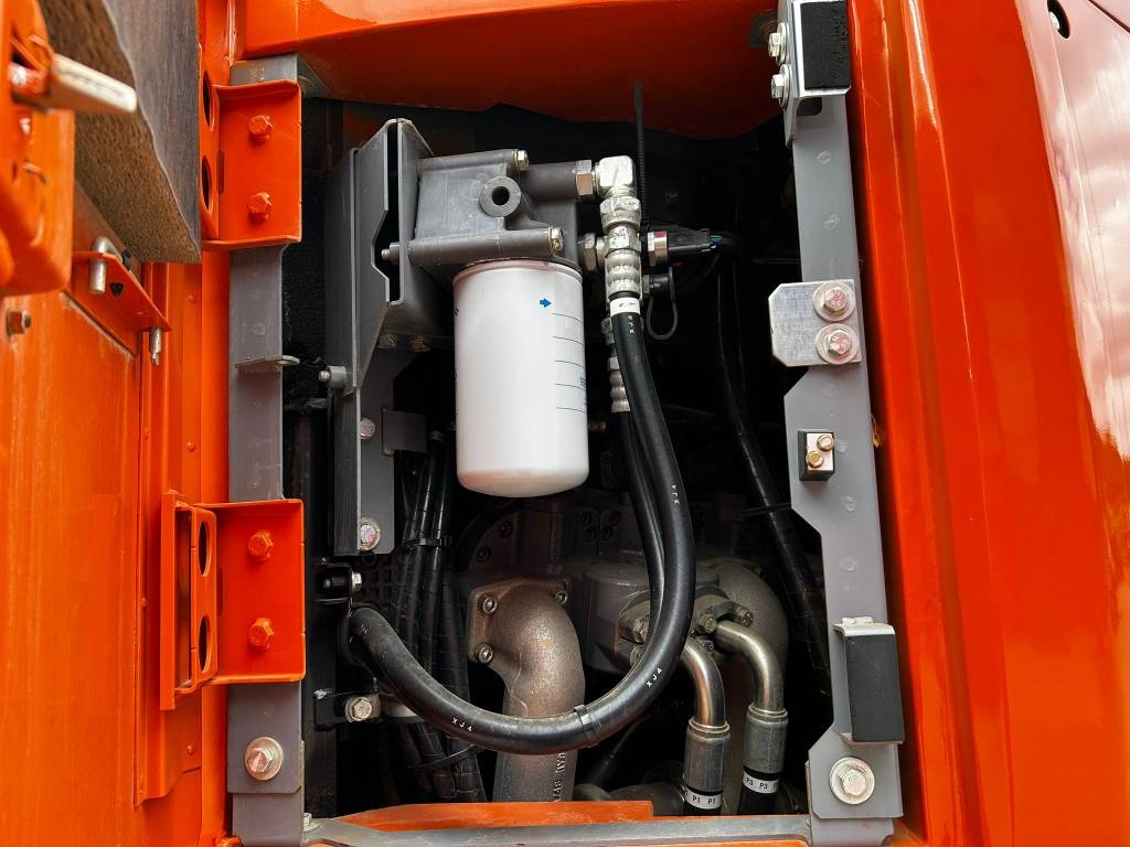 Hitachi ZX225USLC-7/ Rotators, Sildītājs, Smērviela, StageV kuva 14