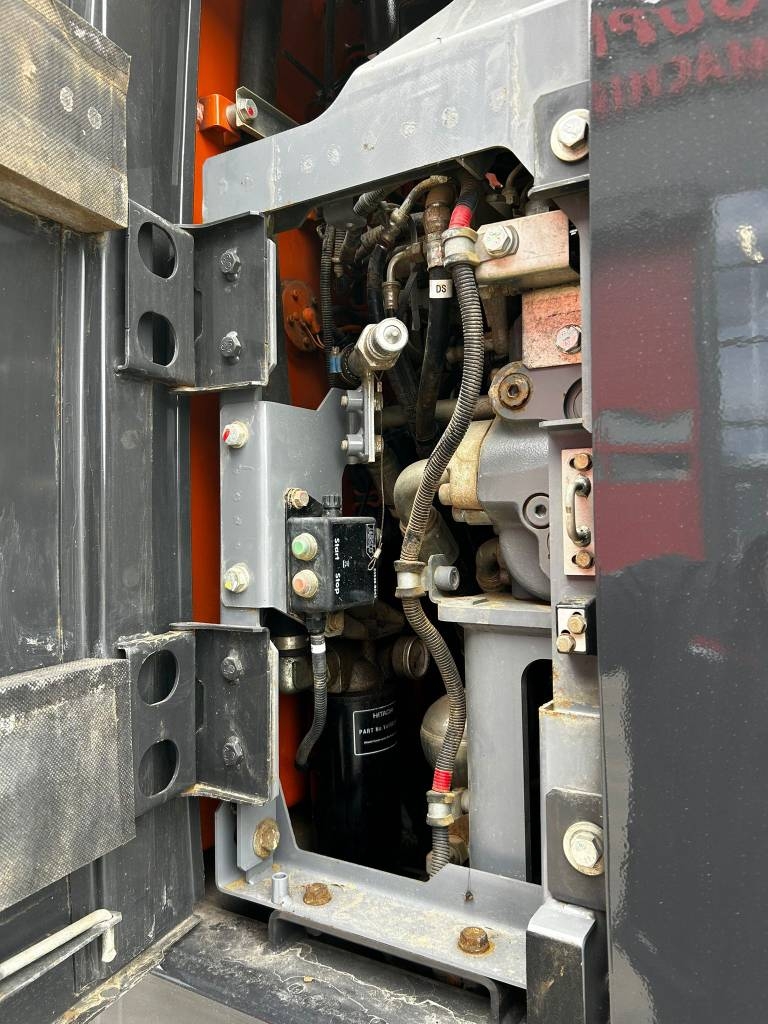 Hitachi ZX225USLC-7/ Rotators, Sildītājs, Smērviela, StageV kuva 15