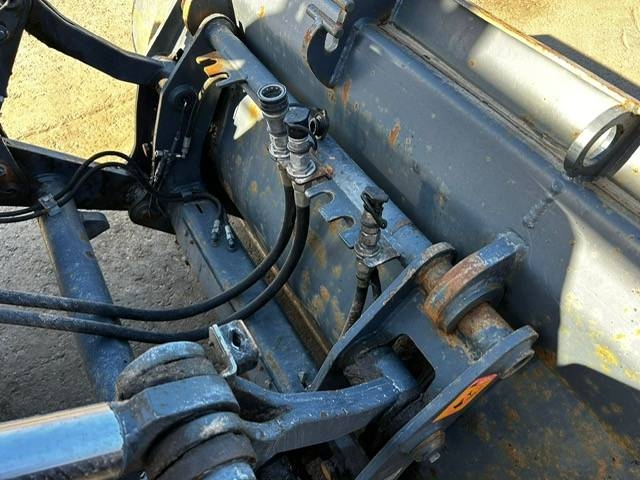 Lännen 8800 / Engcon Kronospilväsnostin Um.. kuva 23
