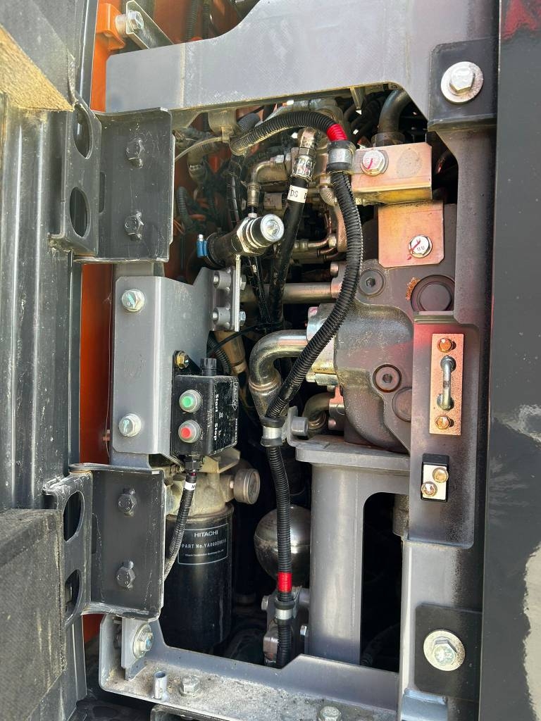 Hitachi ZX 225 USLC-7 / StageV, Vähän käytetty! kuva 13