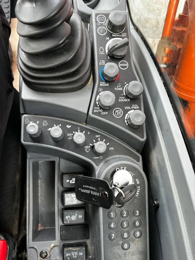 Hitachi ZX 225 USLC-7 / StageV, Vähän käytetty! kuva 17
