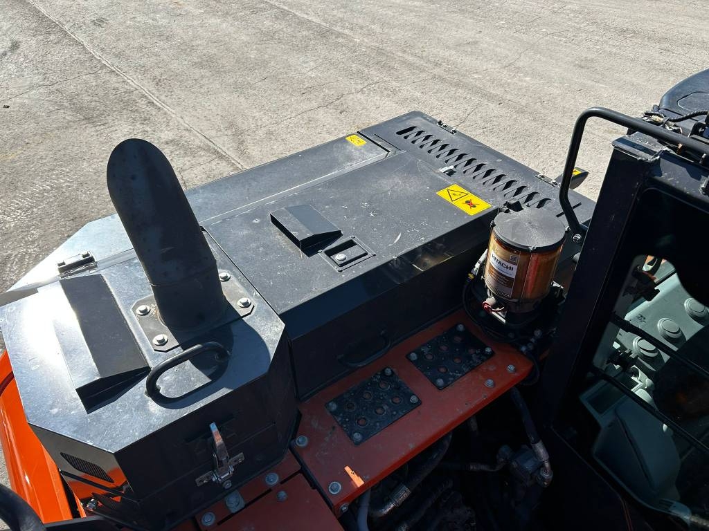 هيتاشي ZX 155 W-7 / ماكينة رائعة، المرحلة الخامسة، الشحوم! kuva 11
