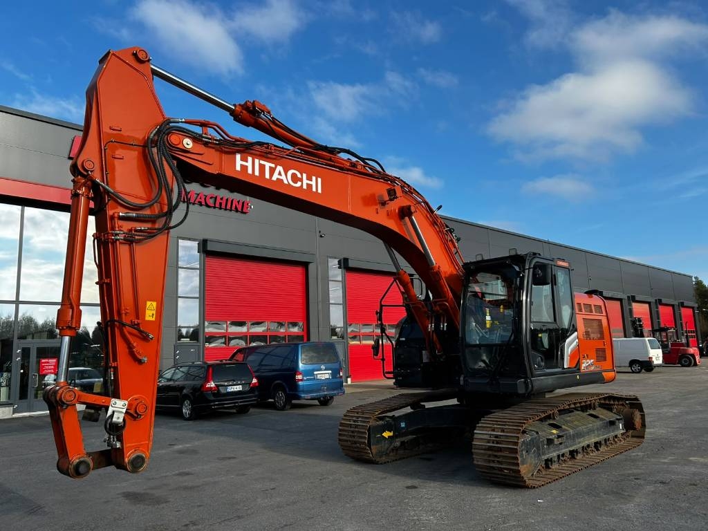 Hitachi ZX 225 US R LC-7 / Stage V, alacsony óra kuva 2