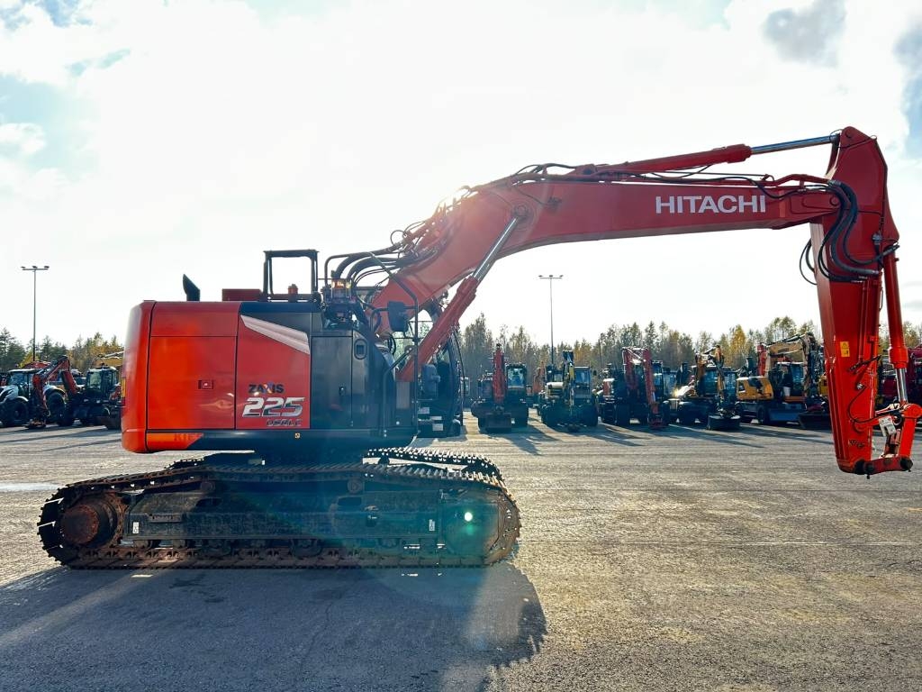 Hitachi ZX 225 US R LC-7 / Stage V, alacsony óra kuva 4