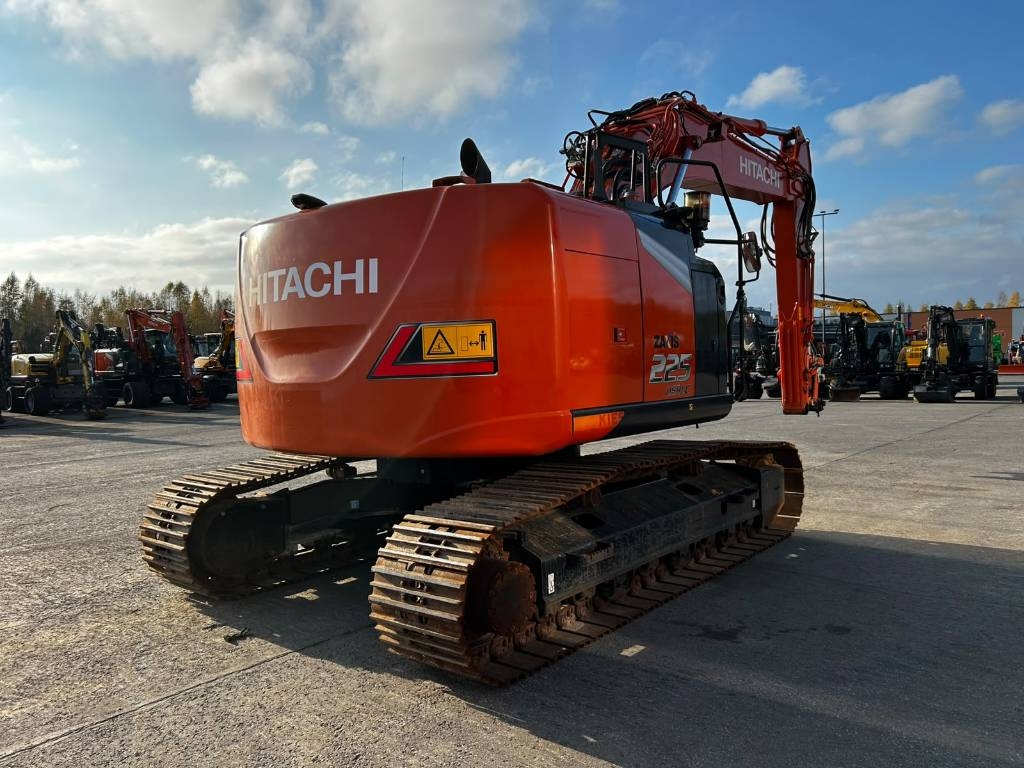 Hitachi ZX 225 US R LC-7 / Stage V, alacsony óra kuva 5