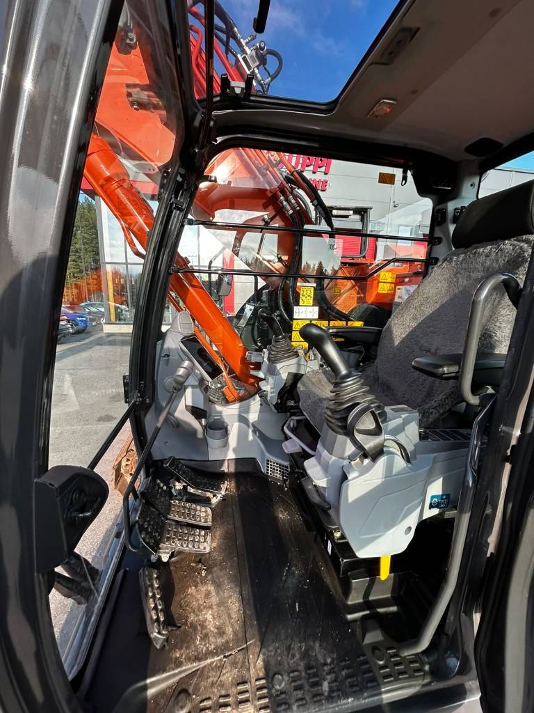 Hitachi ZX 225 US R LC-7 / Stage V, alacsony óra kuva 14