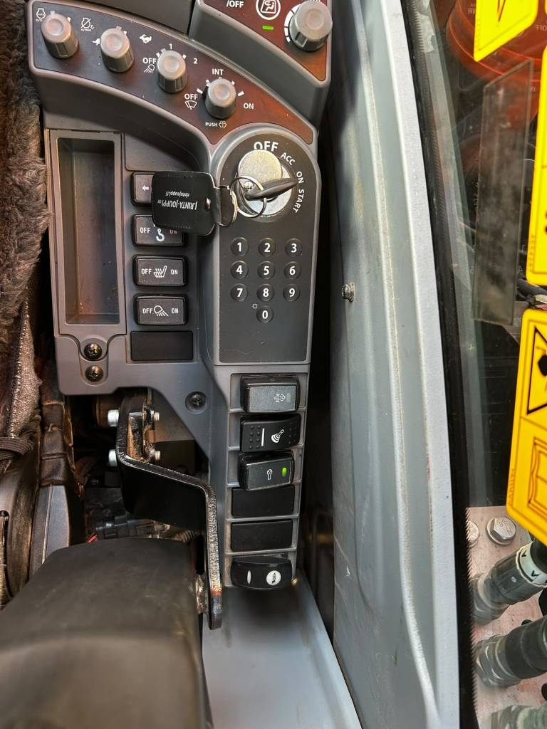 Hitachi ZX 225 US R LC-7 / Stage V, alacsony óra kuva 15