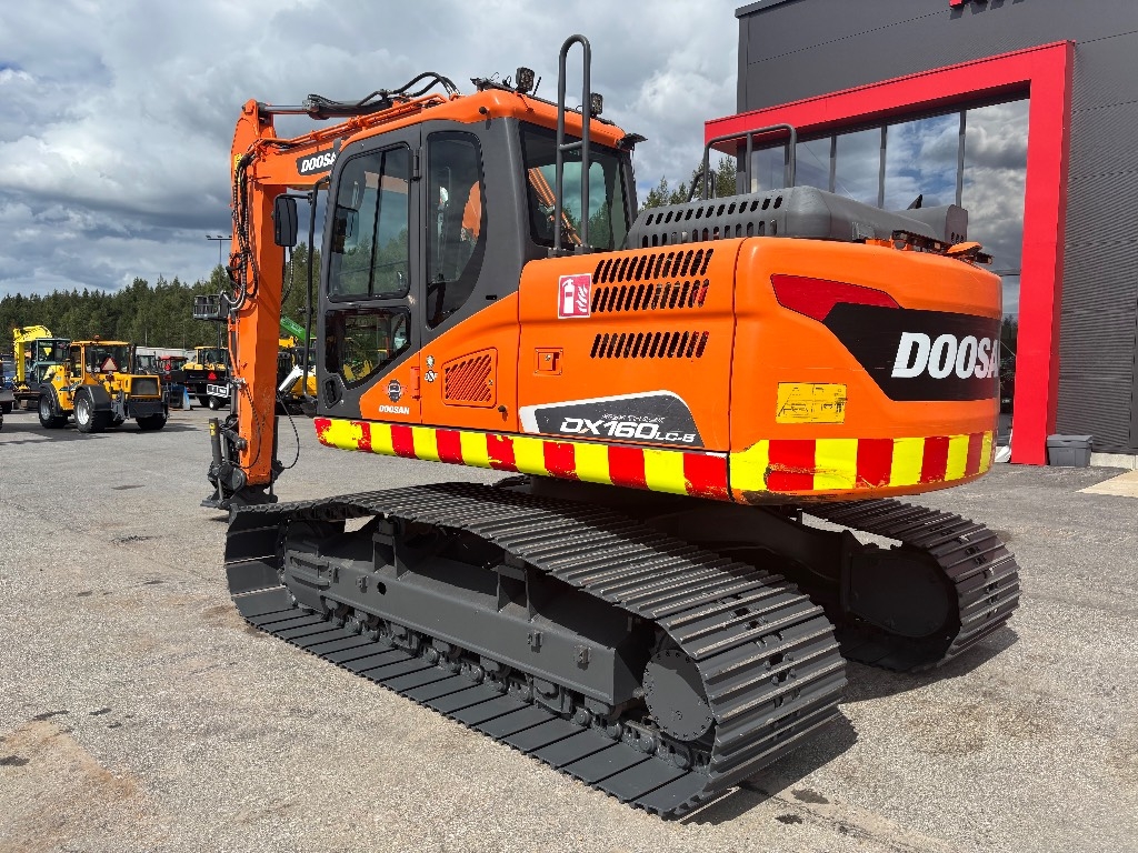 Doosan DX 160 LC / Tilter, 3 kbelíky, Nové řetězy! kuva 3