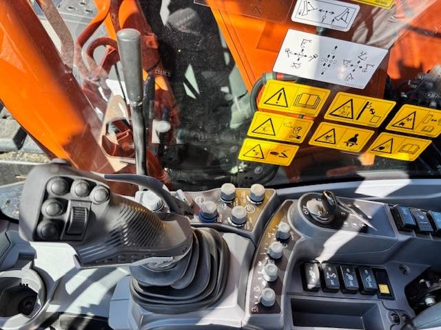 Hitachi ZX 135US-7 Stage V/ Rototilt+Pihdit,Rasvari Ym kuva 19