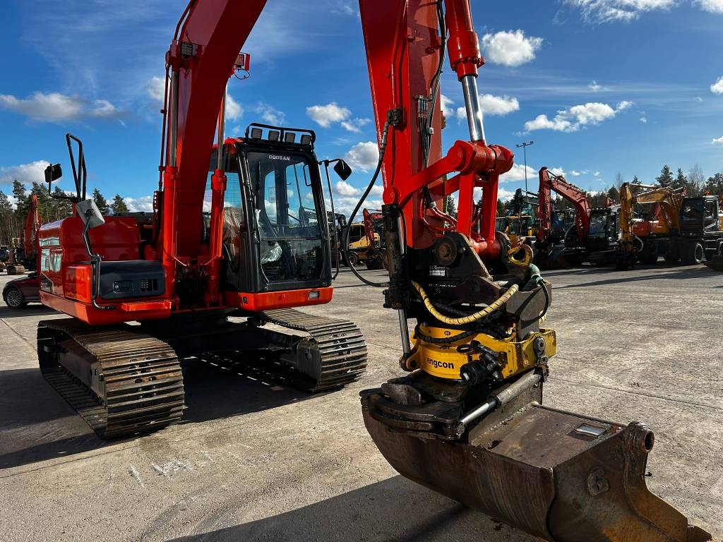 Doosan DX 140 LC / Engcon, Smērviela, Spainis, bez alvijas. kuva 5