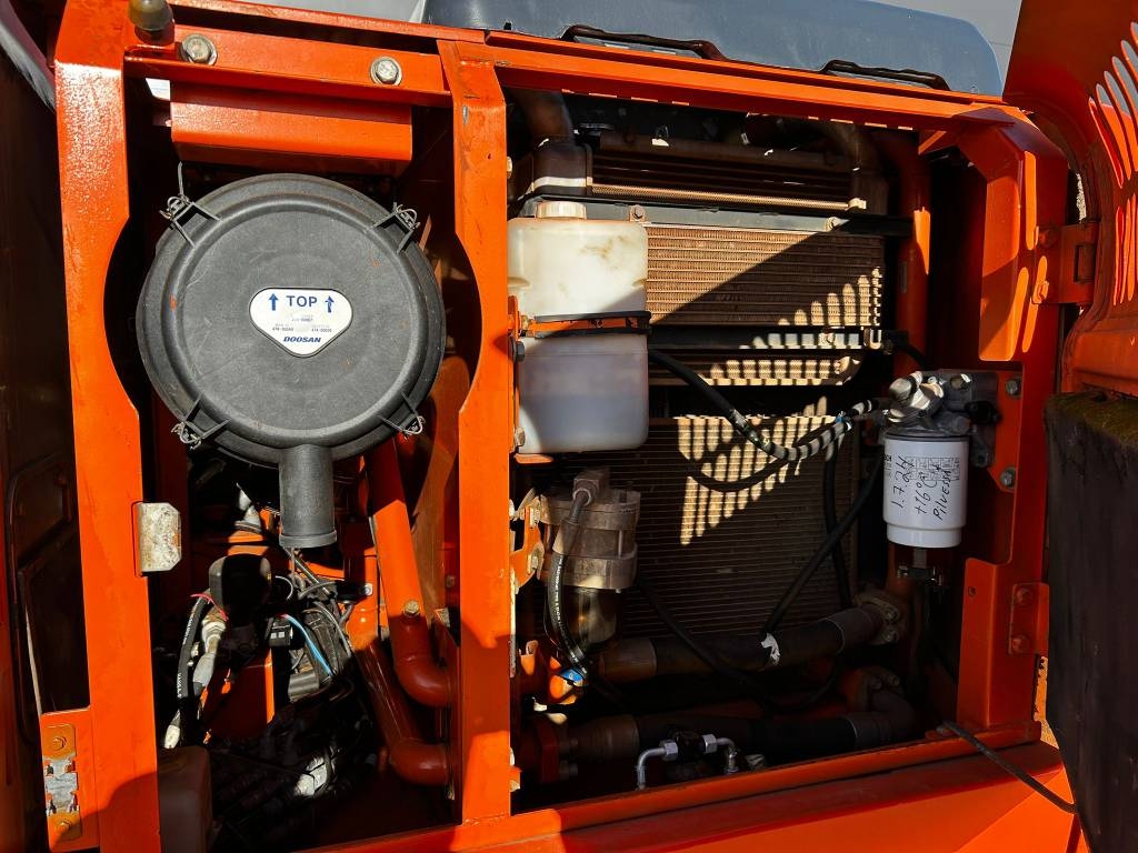 Doosan DX 140 LC / Engcon, Smērviela, Spainis, bez alvijas. kuva 16