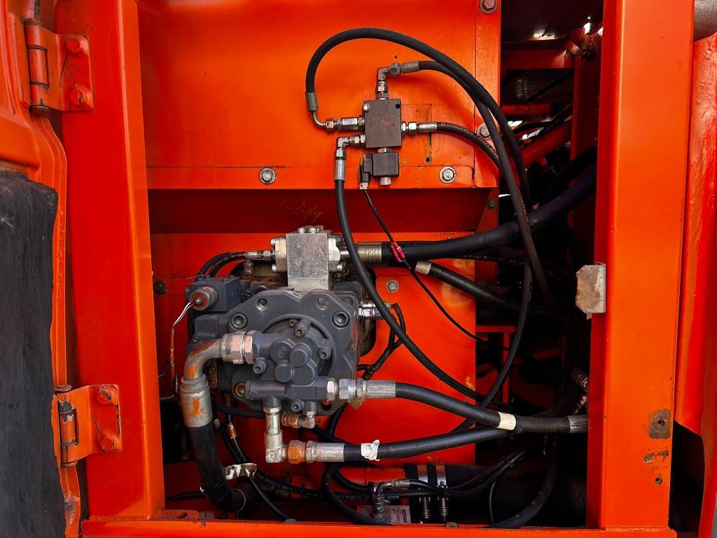 Doosan DX 140 LC / Engcon, Smērviela, Spainis, bez alvijas. kuva 17