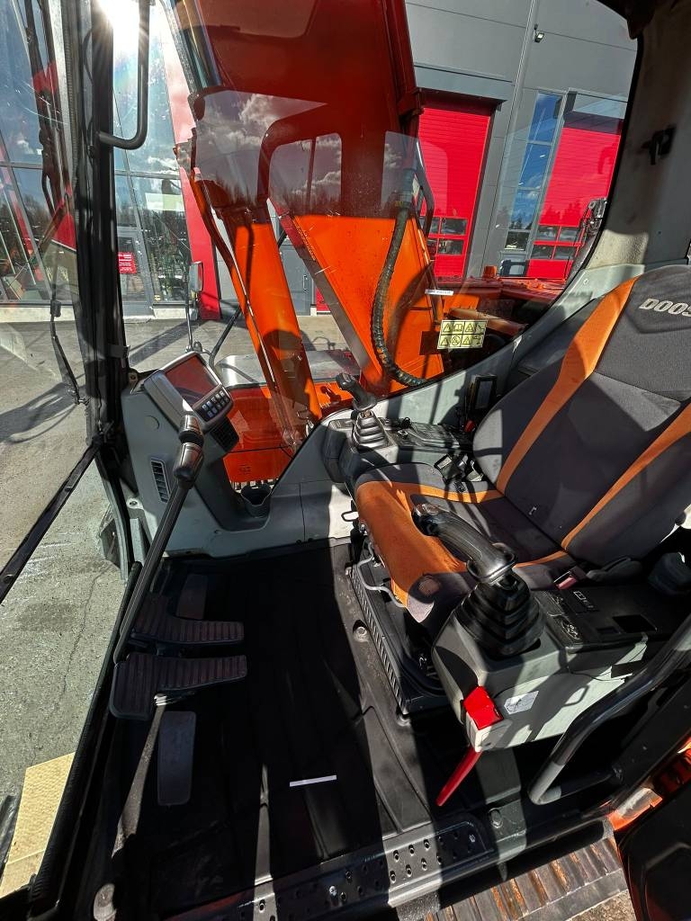 Doosan DX 140 LC / Engcon, Smērviela, Spainis, bez alvijas. kuva 22