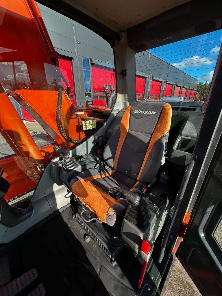 Doosan DX 140 LC / Engcon, Smērviela, Spainis, bez alvijas. kuva 23