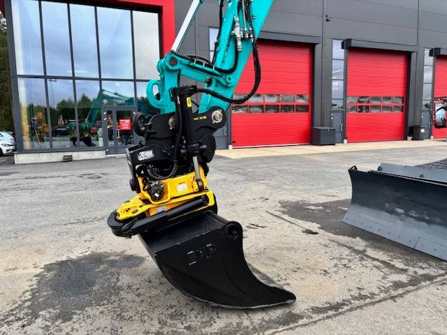 Kobelco SK 160 BR-5 / Na specjalnej platformie YM... kuva 12