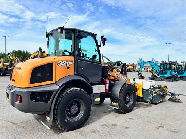 CASE 321 F / 8 KPL LISÄLAITETTA !!!! kuva 6