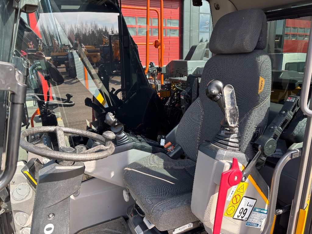 Volvo EWR 130 E / Mycket välutrustad, StageV kuva 19