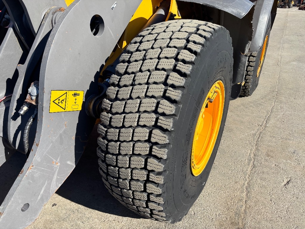 Volvo L 90 H / Rasvari, Head rehvid, 1 omanik! kuva 8