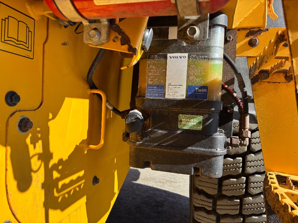 Volvo L 90 H / Rasvari, Head rehvid, 1 omanik! kuva 10