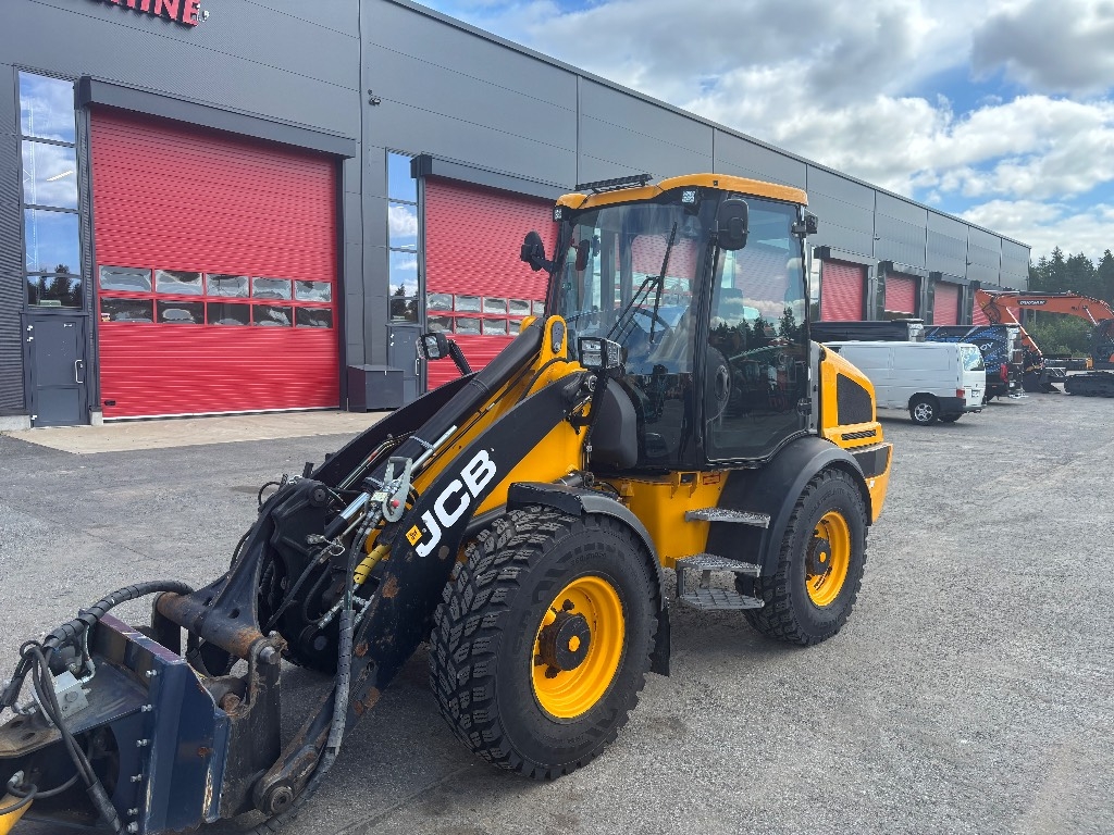 JCB 409 / Pflug, Schaufel, Sandstrahler, gute Reifen! kuva 2