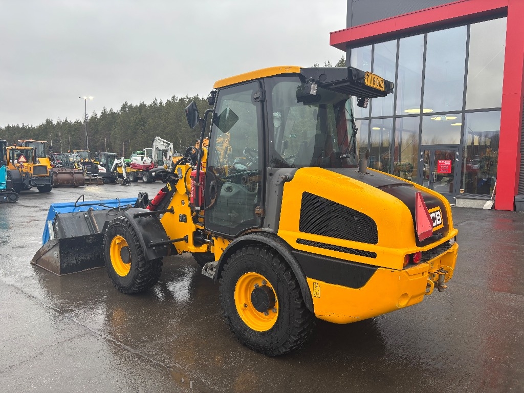 JCB 407 / Top felszerelés, V. fokozat kuva 3