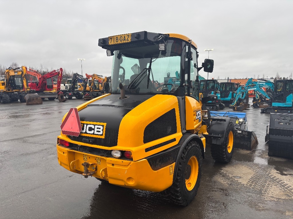 JCB 407 / Top felszerelés, V. fokozat kuva 5